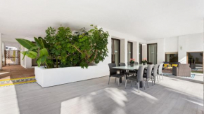 HOLIDAY VILLA 34121803, WITH 4 BEDROOM, 2 PRIVATE POOLS, VILLA MARINA, BEACHSIDE PUERTO BANUS, MARBELLA FOR HOLIDAY RENTALS